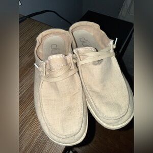 Hey Dude woman’s Cream Slip-On Loafers